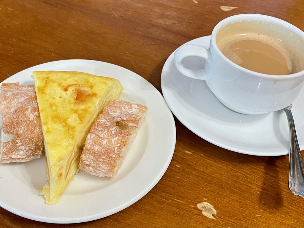 I didn’t have a proper breakfast before I started walking, so I had a tortilla and cafe con leche at a village along the way. 10/10 would recommend.