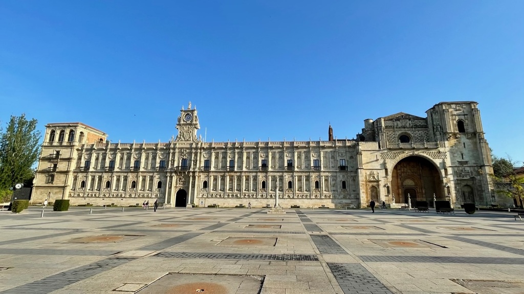 For years I’ve been joking to my wife that, when I passed through León, I would stay at the five-star Hotel Parador. Of course, I did not. I stayed on a plastic mattress at the Capuchin house. I did have my own room, though, so that was a splurge.