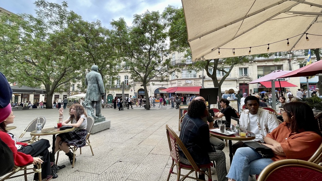 An ordinary Saturday afternoon in Montpellier.