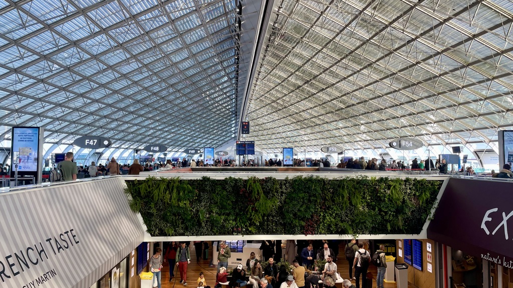 A departure concourse in Terminal 2F at Charles de Gaulle. The gates here have an interesting dual jetway setup, where departures board from the upper level and arrivals disembark onto a lower level.